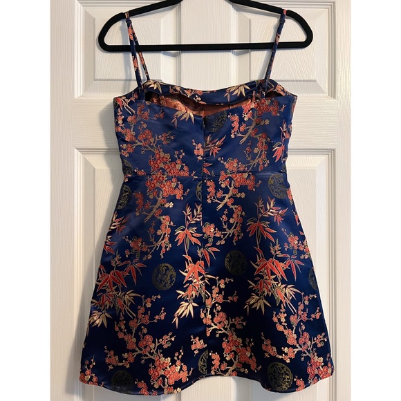 Réalisation Par Emilie Dress in Shanghai Nights - Picture 10 of 12